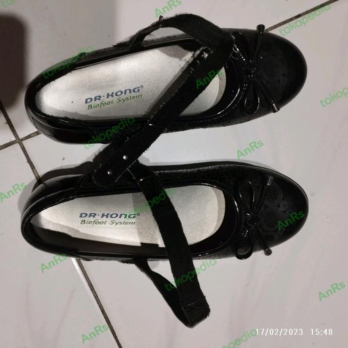 sepatu anak hitam dr. kong preloved ukuran 31