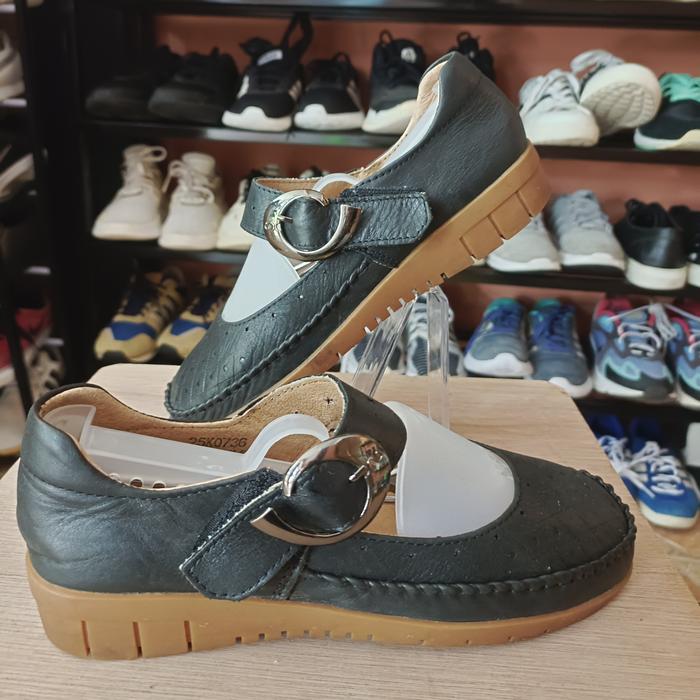 sepatu second import wanita