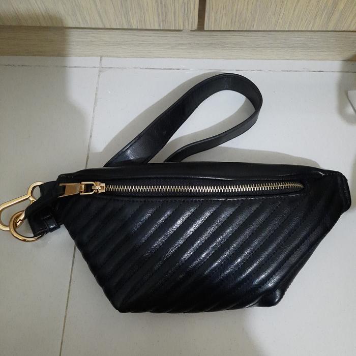 mango tas hitam slempang depan wanita ladies black bag no second