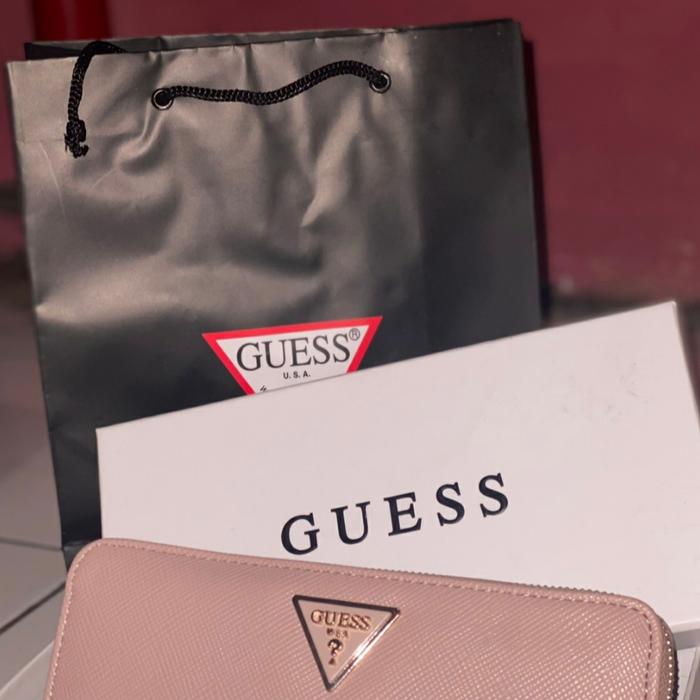 dompet guess