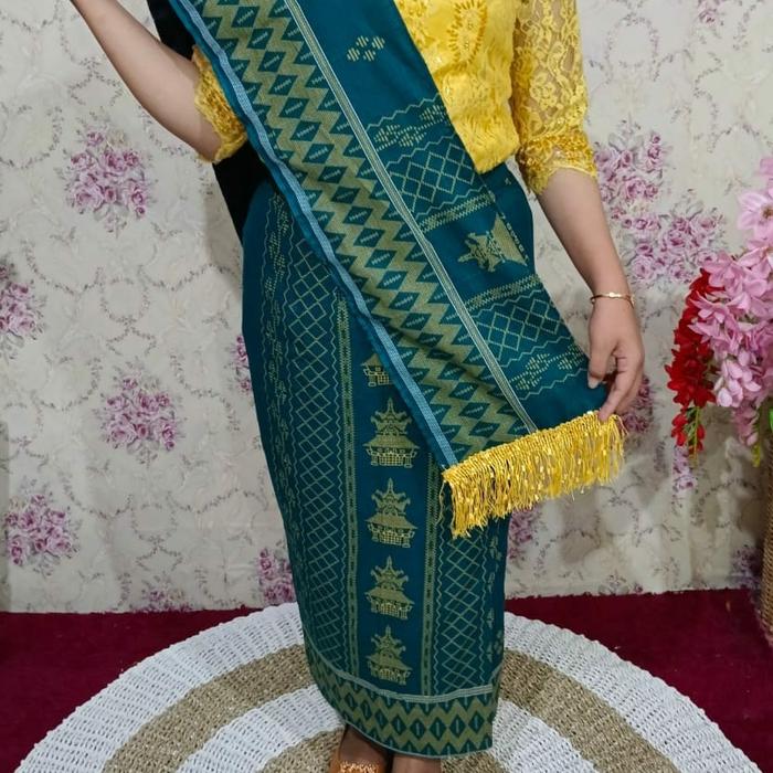 rok dan selendang katun rumah adat 008