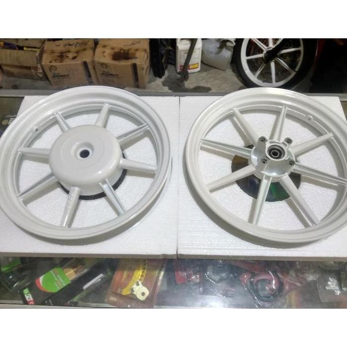 Baru velg racing vrossi palang 8 matic Vario 125,vario 150 emas,putih.