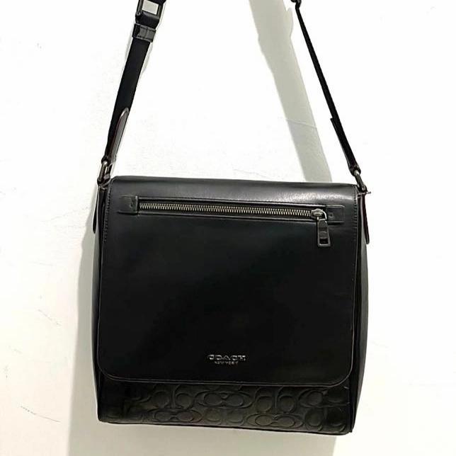 Tas Slempang Sling Bag Pria Coach