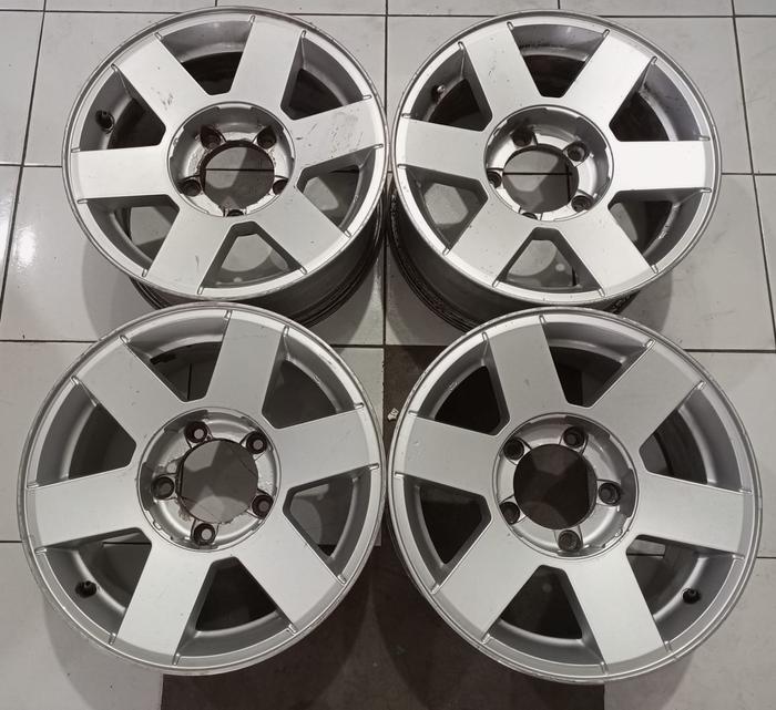 VELG MOBIL SECOND STANDAR ESCUDO RING 16 PCD 5X139