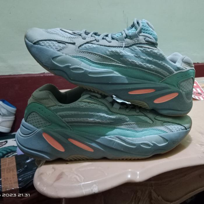 second branded authentic Adinda Yezzy 42/260cm
