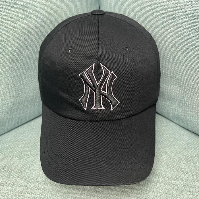 Topi Baseball Logo NY Cap Black Pink