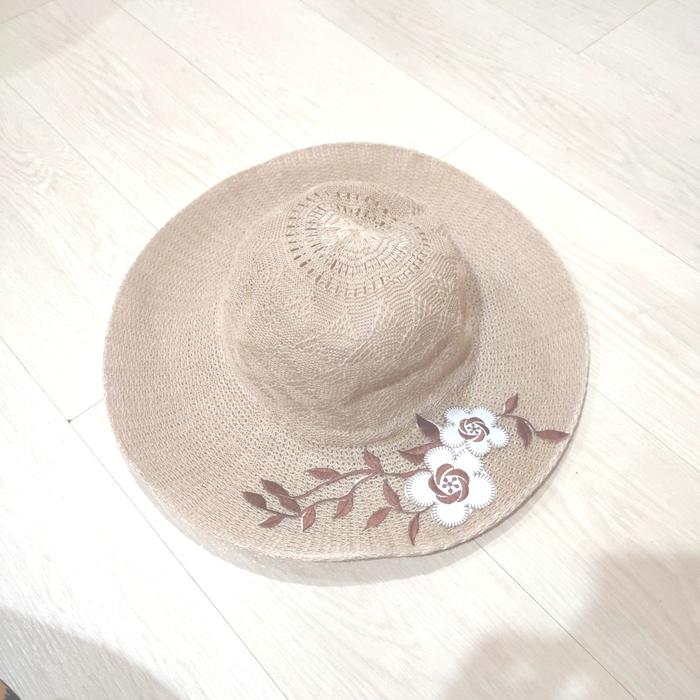 topi pantai PRELOVED