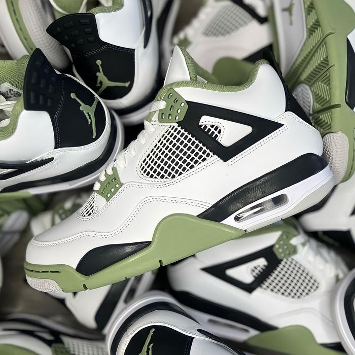 Jordan 4 Seafoam