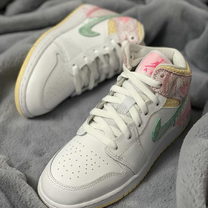 Nike Air Jordan 1 Mid Paint Drip Ice Cream 100% Authentic