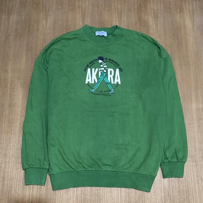 Crewneck akira