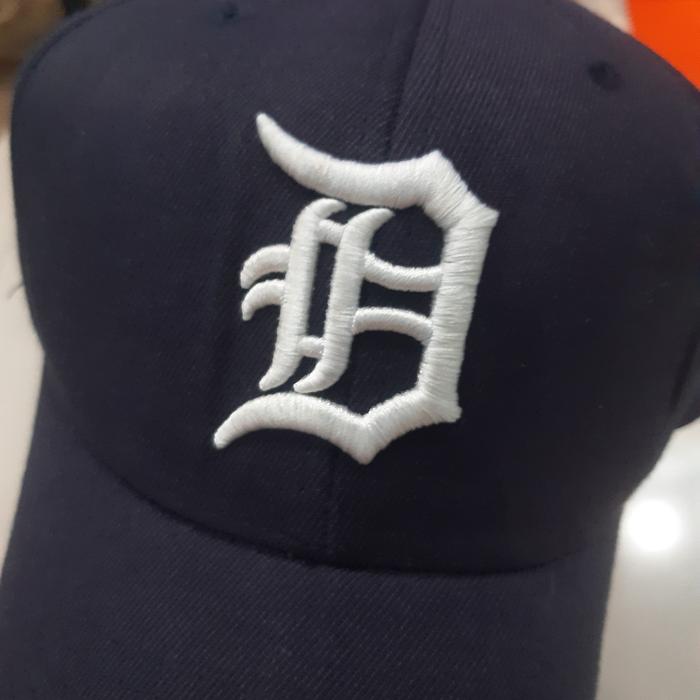 Topi MLb logo D dongker