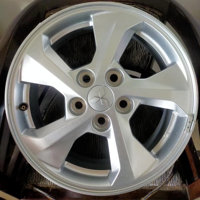velg xpander sport 2022 r16