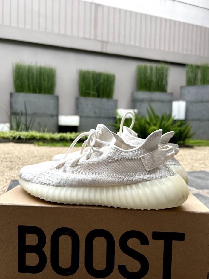 yeezy 350 bone Us 10 Authentic Original Sneakers 100%