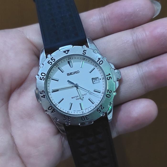 Seiko Quartz 7N42 6B70