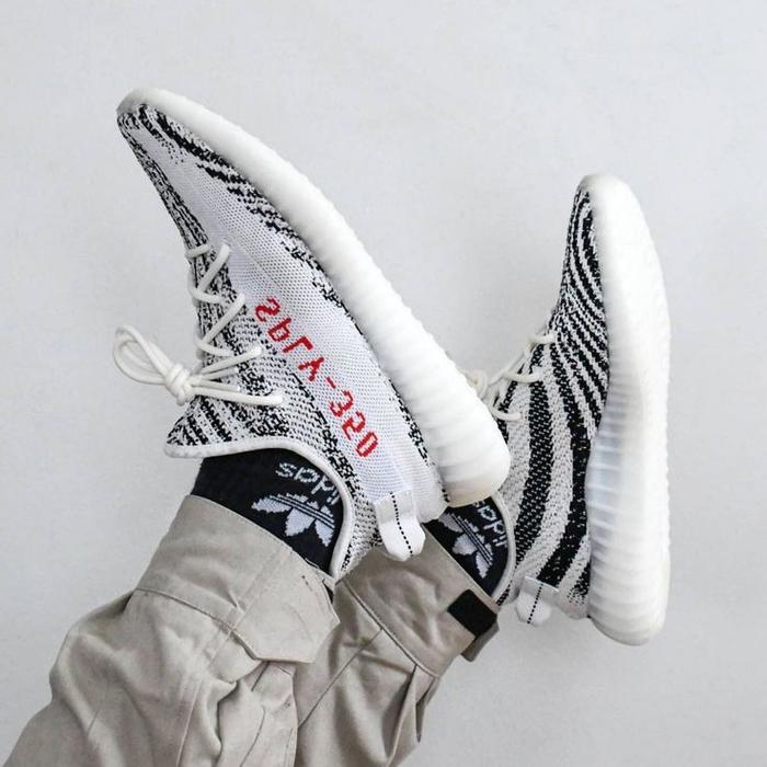 sepatu yeezy original pria