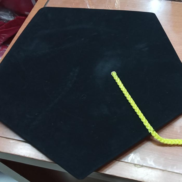 Topi Toga Dosen