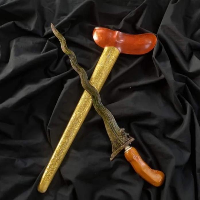 Keris Sin Ngo Barong Luk 11 Pamor Pedaringan Kebak