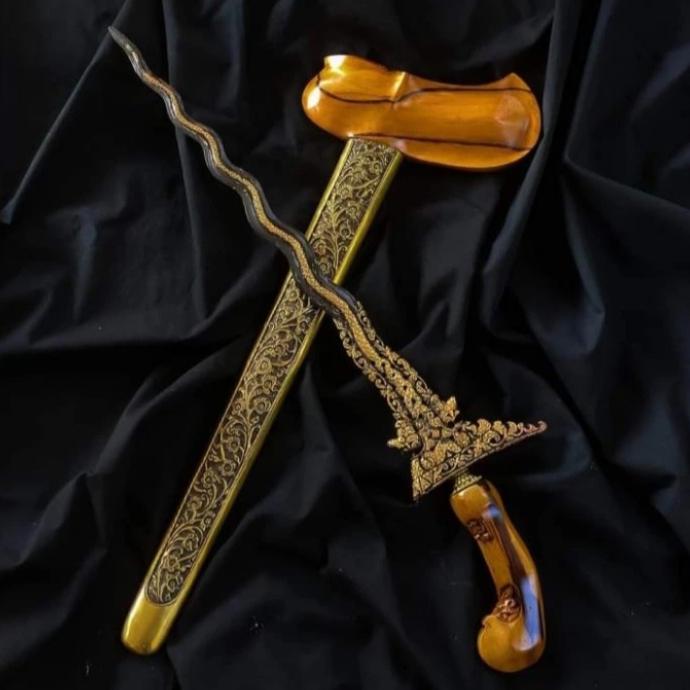 Keris Nogo Temanten Luk 13 kinatah Kamarogan Tangguh Madiun