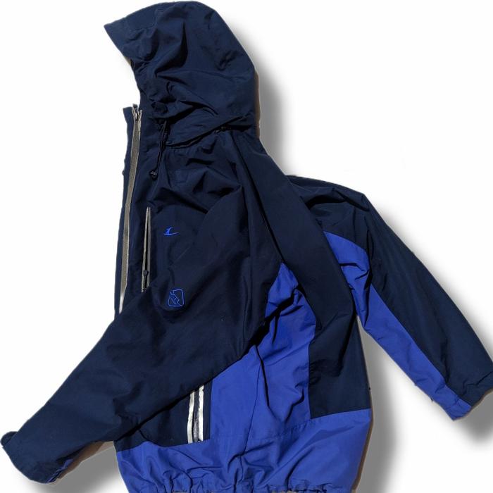 jaket gorpcore lecaf second