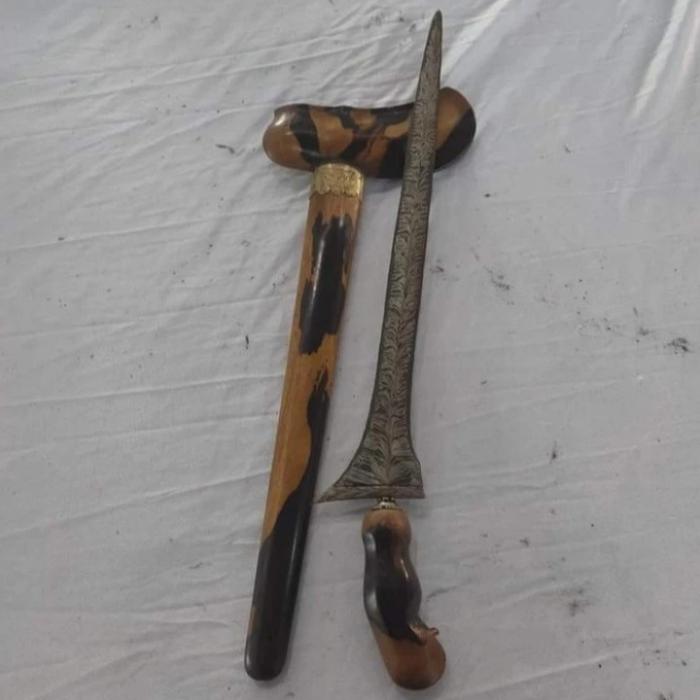 Keris Tilam Upih Pamor Blarak Sineret Tangguh Koso Madura Sepuh