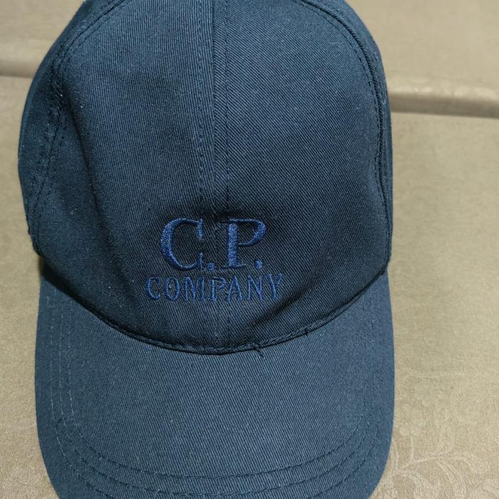 Topi C.P Company Google (stone island)