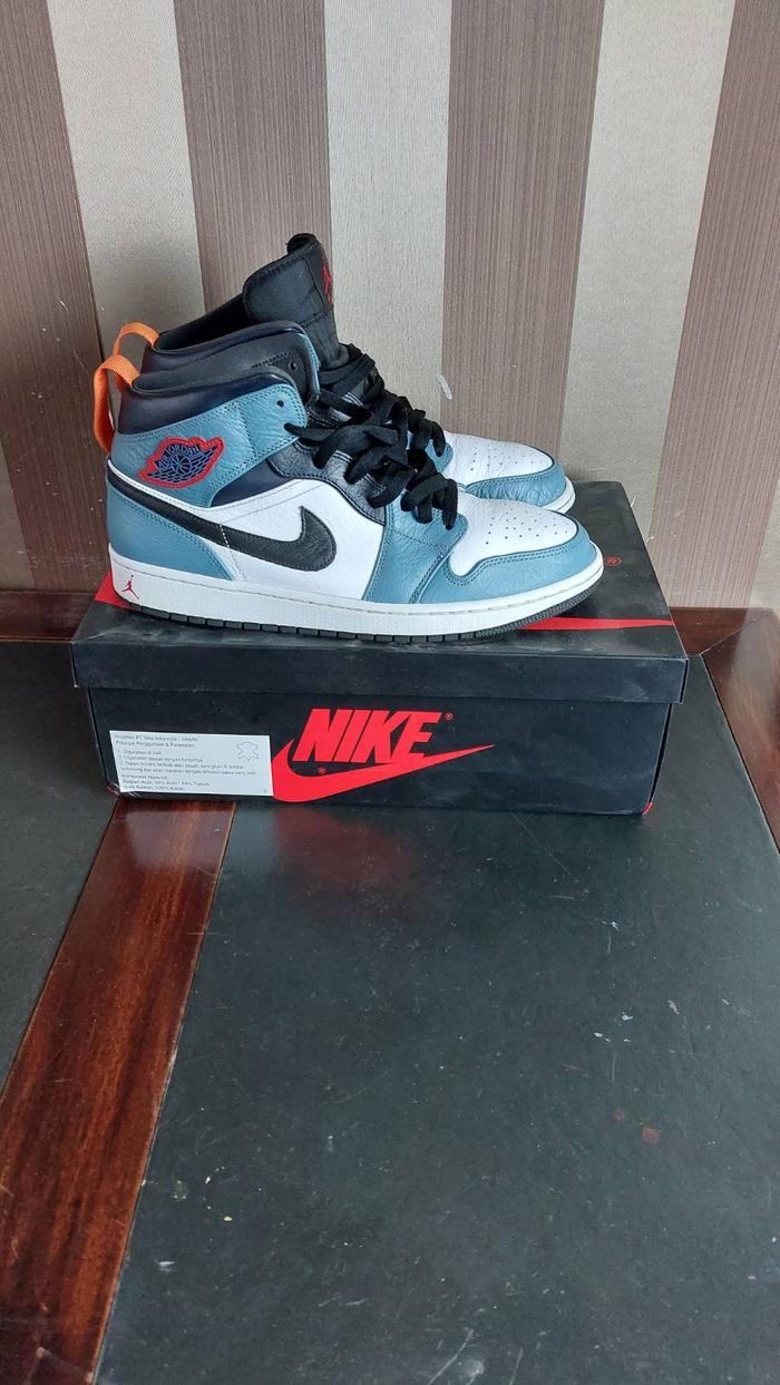 Jordan 1 Mid "Facetasm"