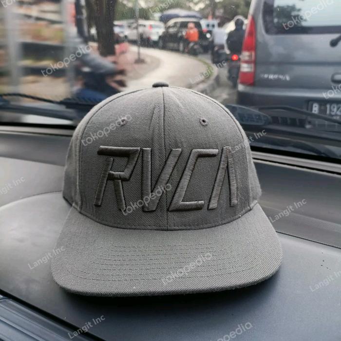 Topi Snapback RVCA x STARTER