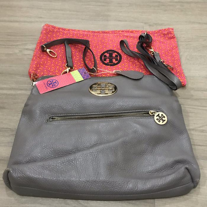 tory burch pouch