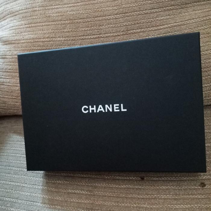box chanel wallet