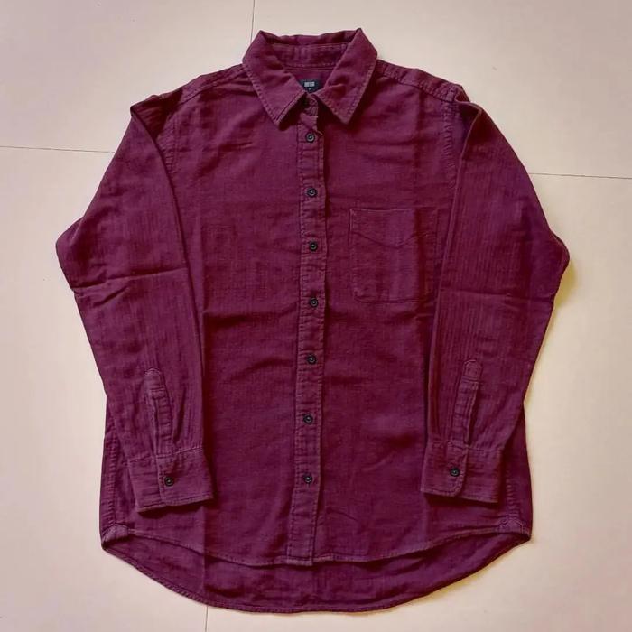 Kemeja UNIQLO maroon