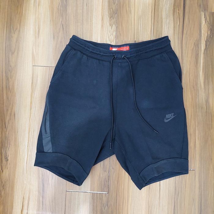 celana pendek nike size tag M second