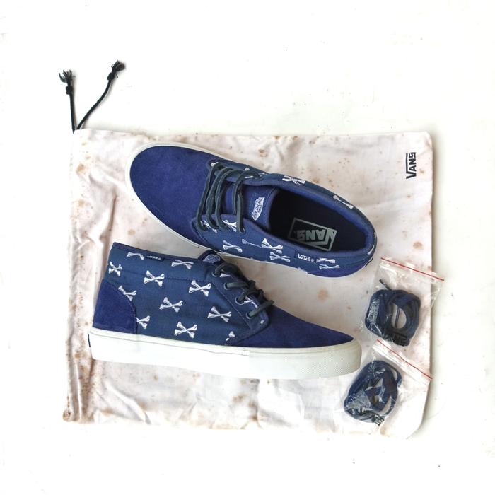 Vans "Syndicate" Chukka x WTAPS (Crossbones) navy