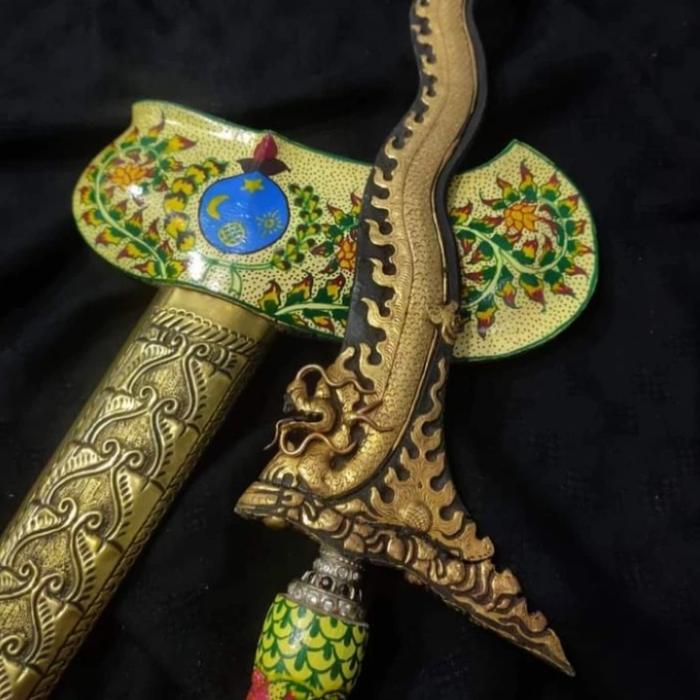 Keris Nogo Liong Luk 9 Pamor Kelengan Kamardikan Garap Alusan