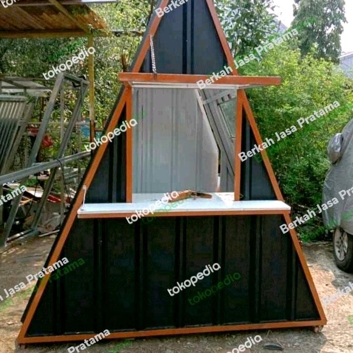 Booth container segitiga unik