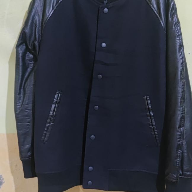 jaket bomber varsity leather uniqlo navy size xl