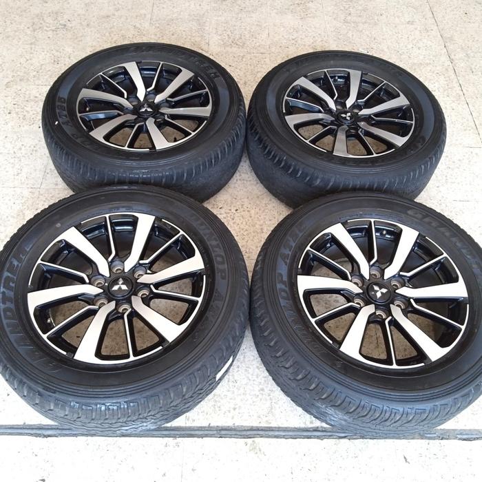 VELG BEKAS ORI STD PAJERO RING 18X7,5 6X139 ET38+ BAN TOYO 265 60 R18