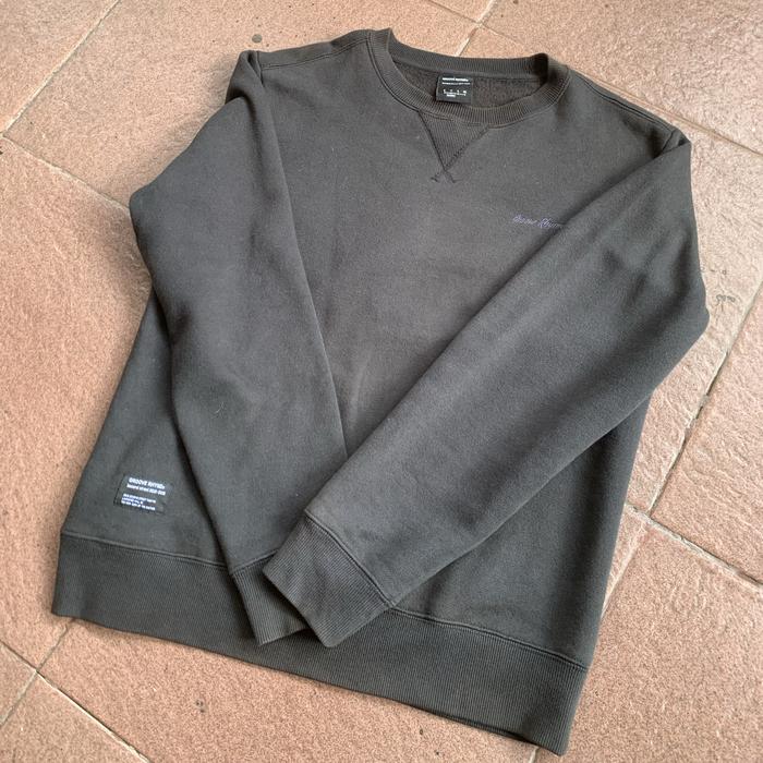crewneck groove rhyme second