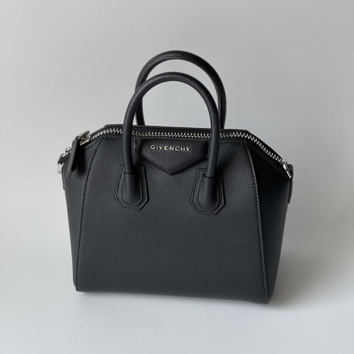 Original - Givenchy Antigona Mini Black Grained SHW