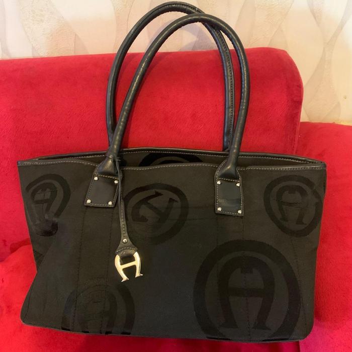Etienne aigner original preloved