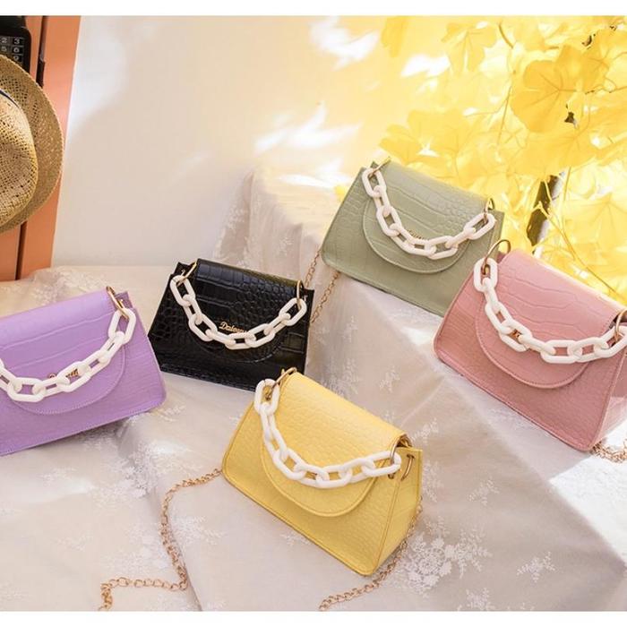 GrosirMart Tas Selempang Wanita Motif Buaya Dengan Rantai Lubang Unik