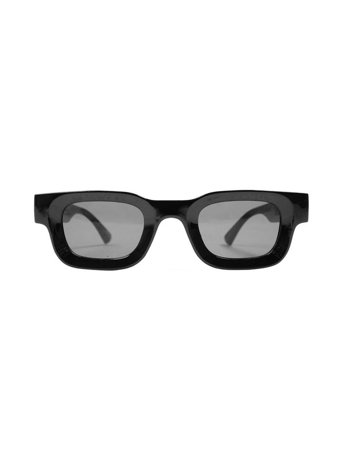 Diamond Victory Bold Black Sun Glasses