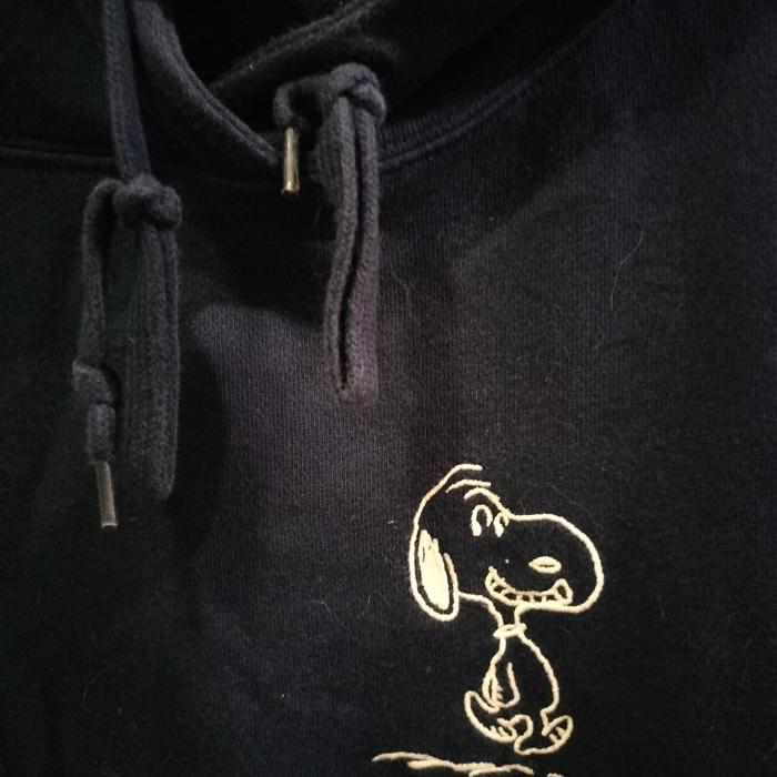 sweater hoodie uniqlo x peanuts snoopy