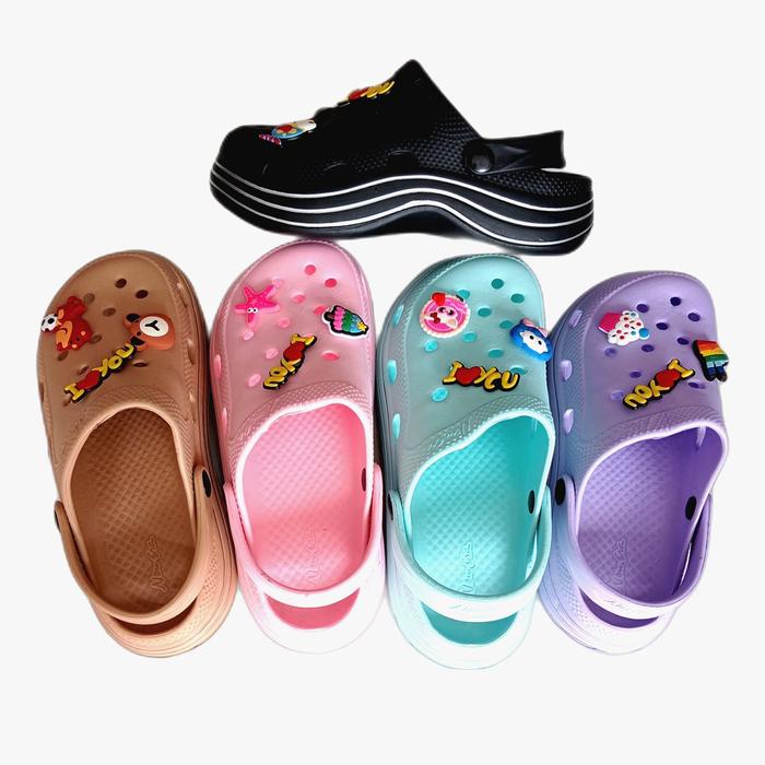 Sandal bakpao cewek dewasa dari New Era