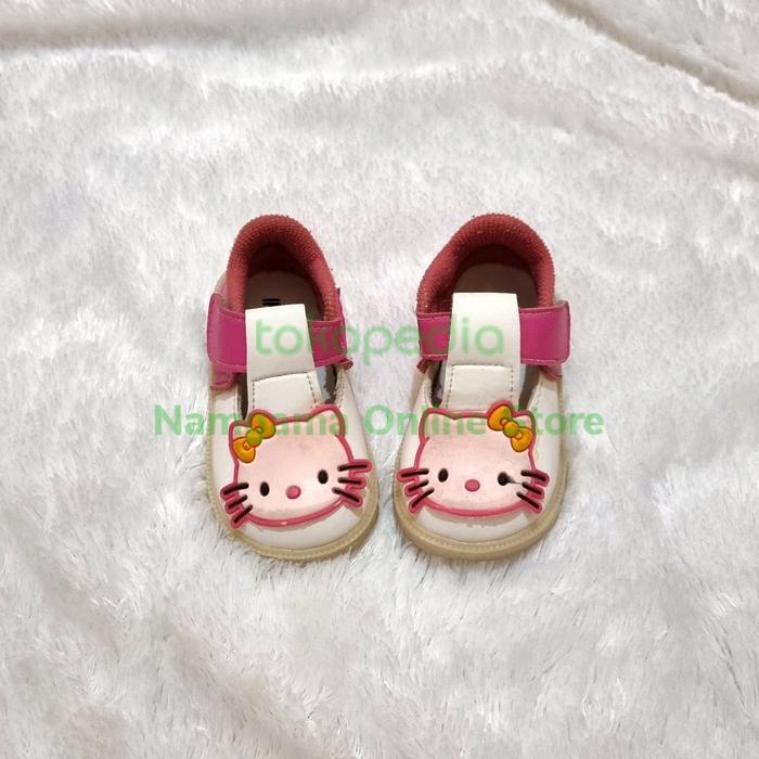 Sepatu Anak Perempuan Hello Kitty Size 24 PRELOVED