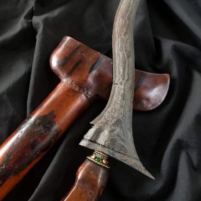 Keris Jangkung Luk 3 Pamor Wengkon Isen Tangguh Mataram Sepuh