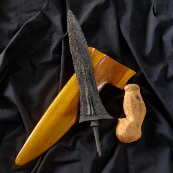 Keris Langka Betok Sepang Pamor Mrambut Tangguh Singgosari Dhapur Ker