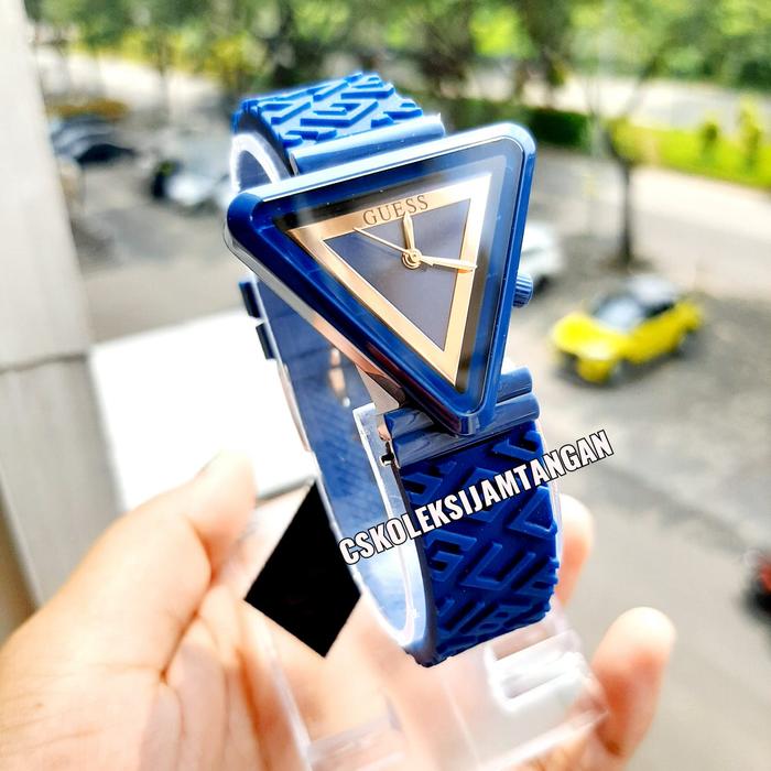 JAM TANGAN WANITA GUESS GW0543L7 BLUE RUBBER ORIGINAL BERGARANSI
