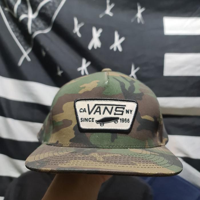 snapback vans camo