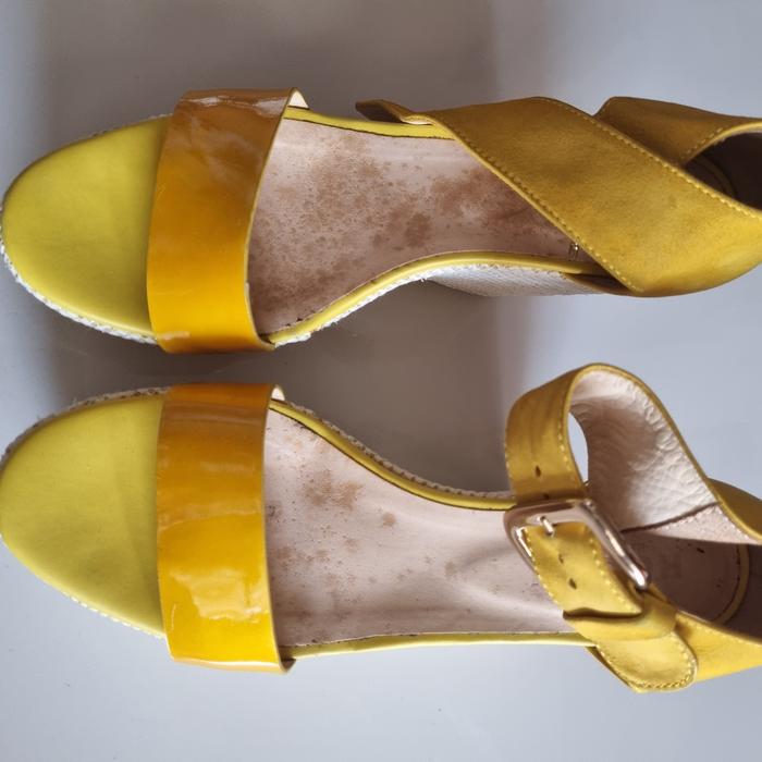 SEPATU HOGAN ITALY KUNING