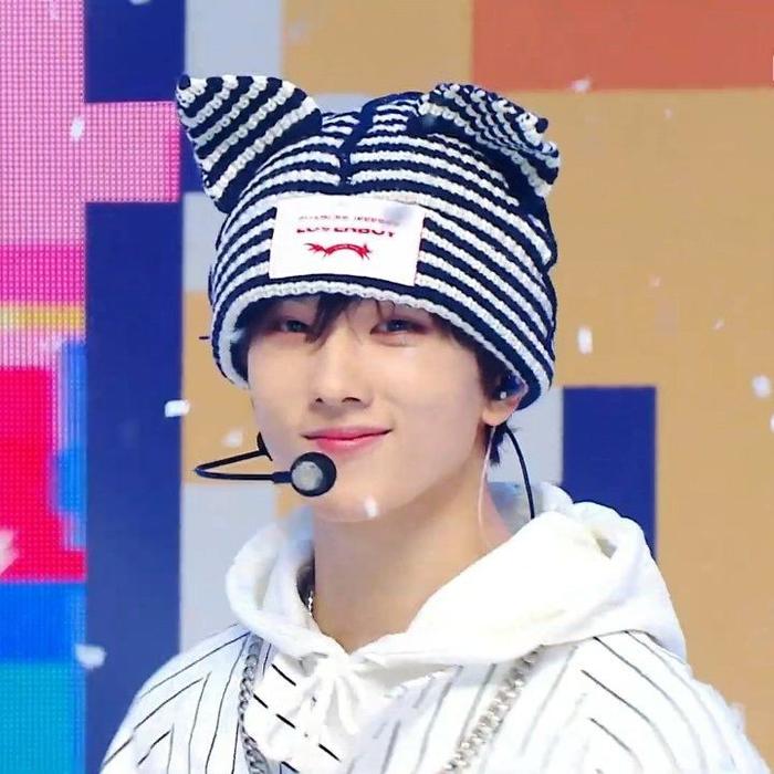 HANDMADE CAT BEANIE LOVERBOY HAT/JEONGIN STRAYKIDS/HENDERY WAY V NCT/J